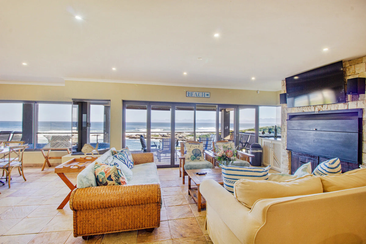 The lounge with its built-in indoor braai