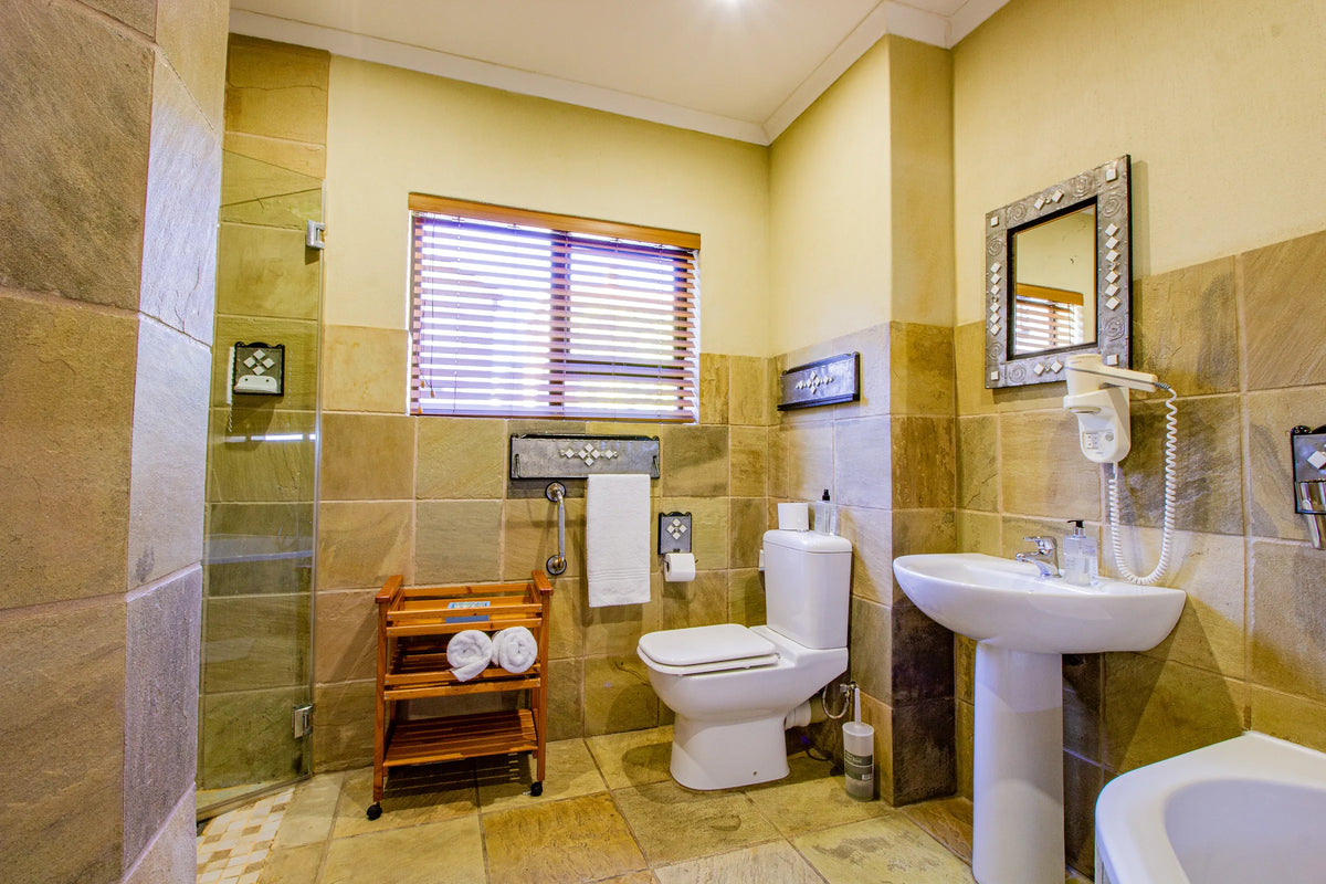 The Gansbaai en-suite bathroom