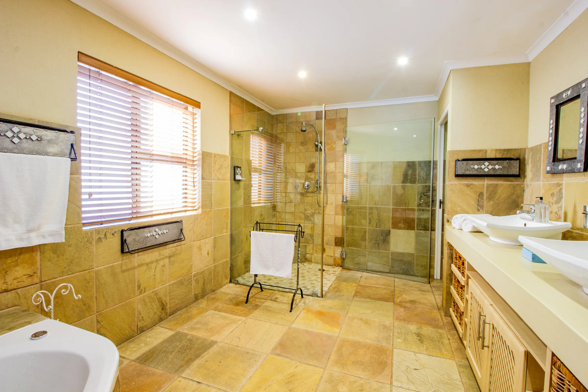 The Walker Bay en-suite: spa bath and double vanity