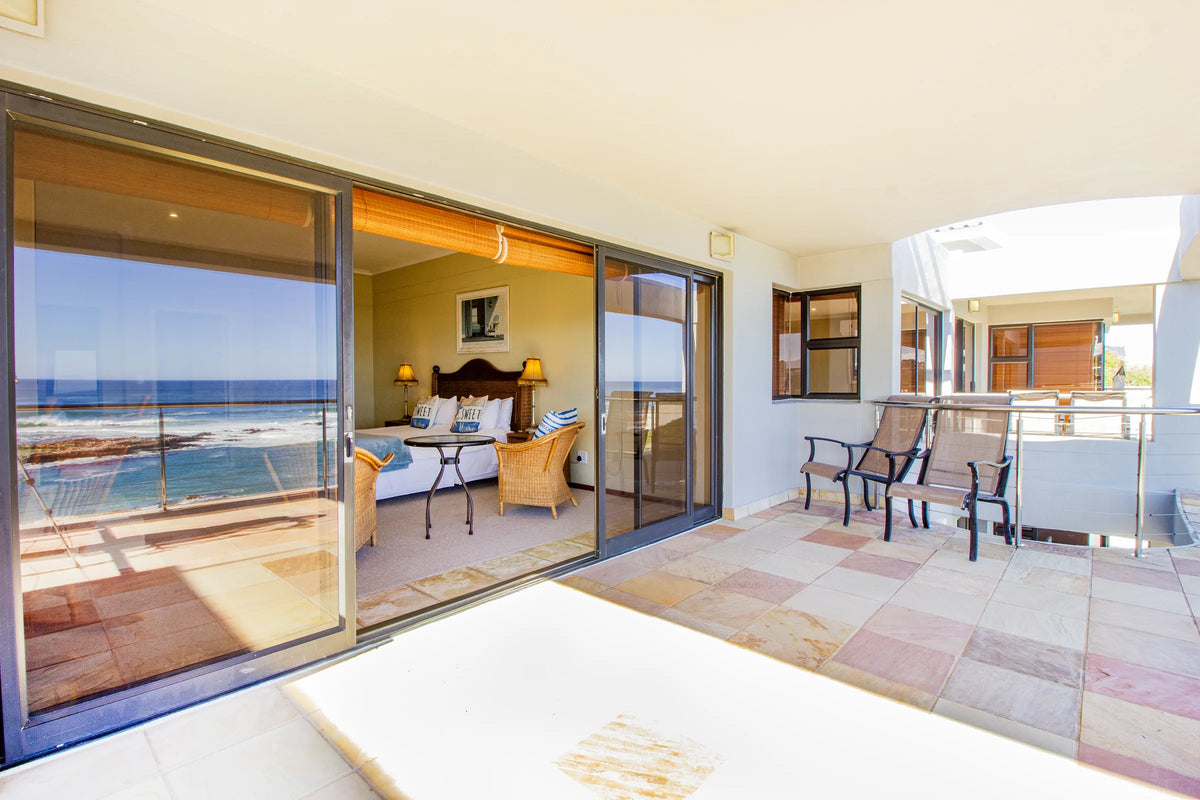 The private sea-facing balcony off Walker Bay